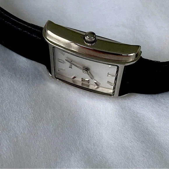 ⭐️HOST PICK⭐️ Bulova Wristwatch - Picture 3 of 9
